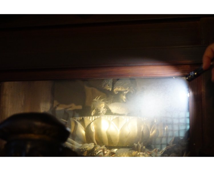 その龍のものと伝わるお骨が本堂に祀られている。