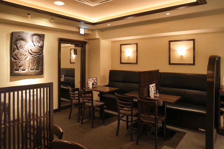 ぐっと落ち着いた雰囲気の2階の客席。プライベート感がある。