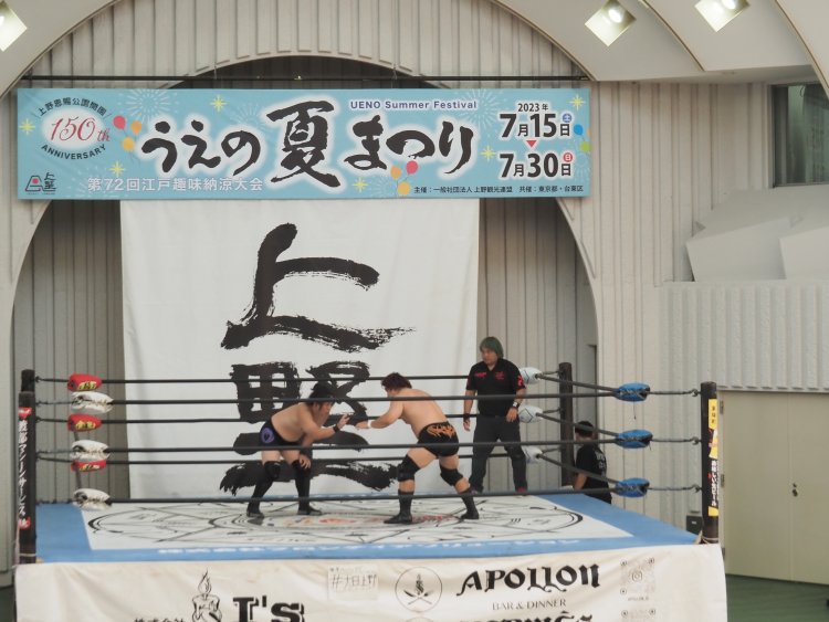 「上野プロレスまつり 大日本プロレスサマーバケーション」はシリアスとユーモアが正面からぶつかり合うオールスタースタイルで開催。通常興行とはひと味違うプロレスを楽しめる（写真は2023年開催の模様）。