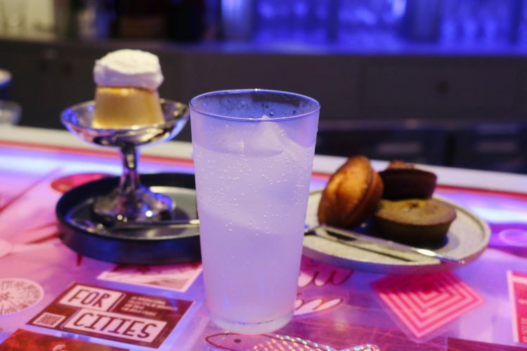 もちろんコーヒーと合わせてもいいんですけど、これは新鮮なよろこびがありますよ。