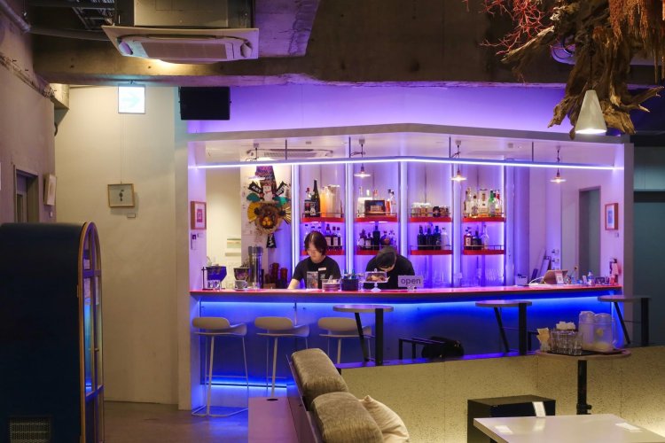 今日はホワイトとブルー。