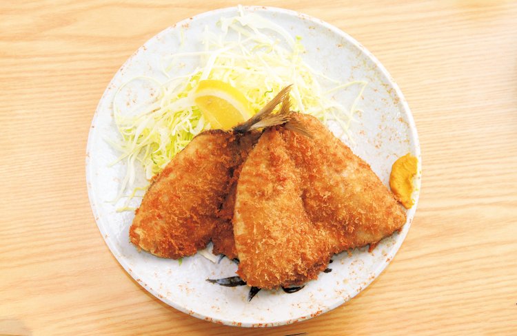 アジフライは1枚450円。