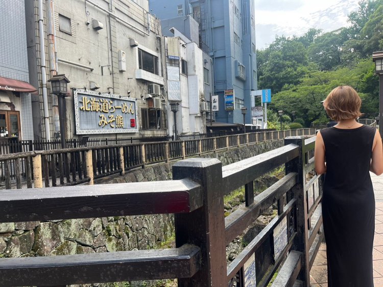 駅を出たらすぐこの景色。