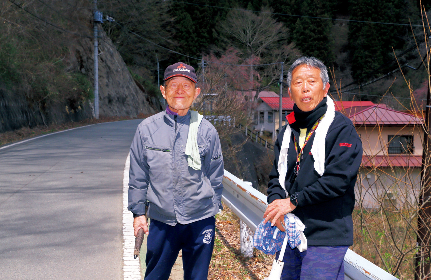 ここで知り合ったというお二人。ときどき連絡を取り合っては、湯浴みを楽しむそう。「満天の星見露天も最高だよ～♪」。