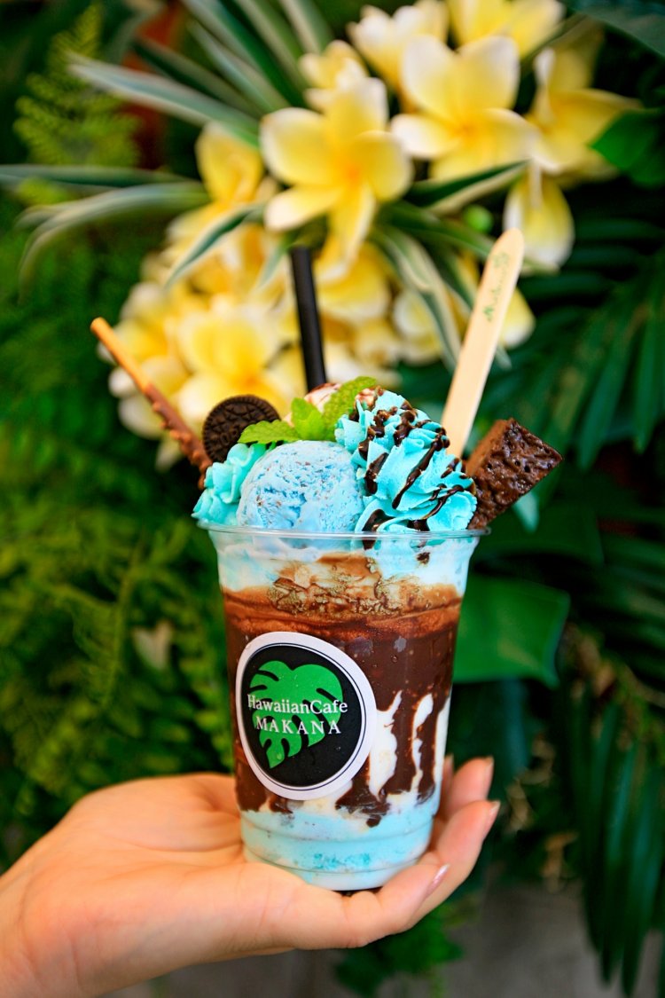 『Laundry＆Cafe MAKANA』のミント生シェイク。