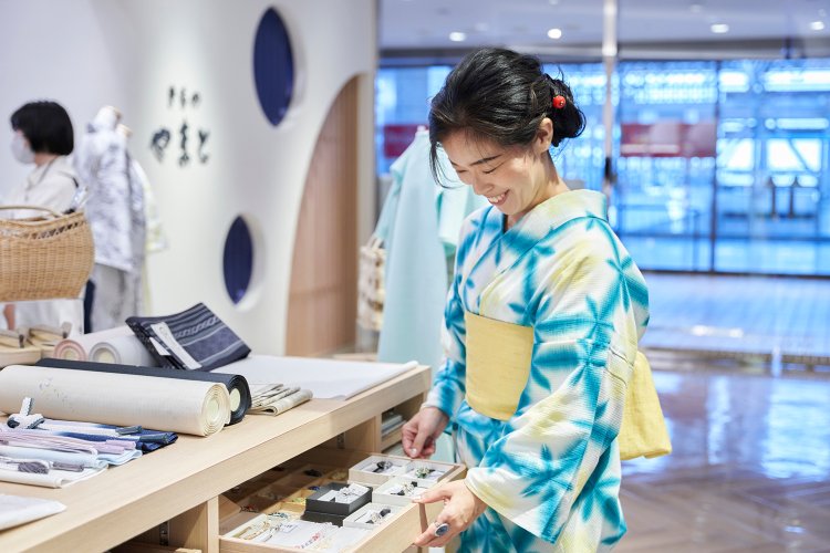 アクセサリーショップのように、帯留がずらり！