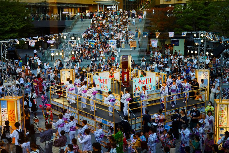 写真提供＝梅田ゆかた祭実行委員会。