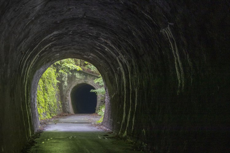 この光景が好きなのである。奥が第二愛宕トンネル（だと思う）。