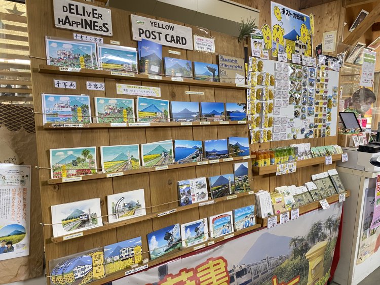 店内にある絵ハガキコーナー。