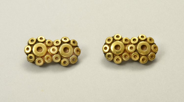 『九曜紋目貫』 江戸時代  永青文庫蔵。