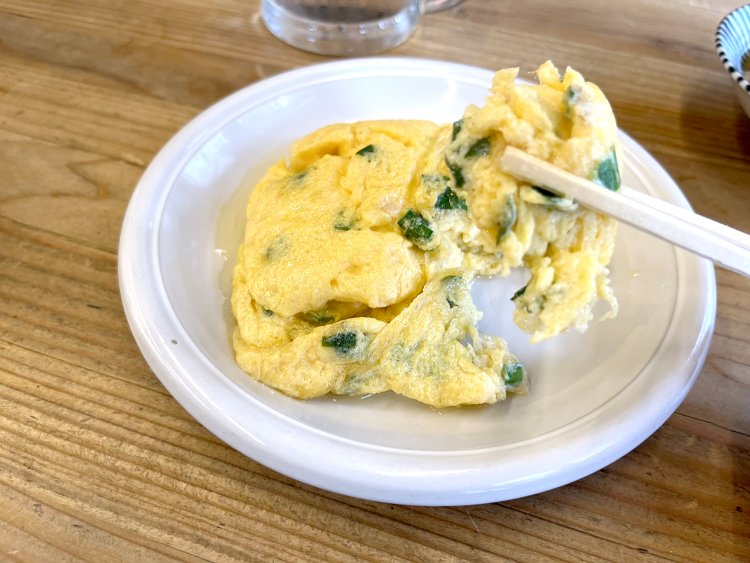 だしのきいたふんわり玉子は、ニラの香りがアクセント。