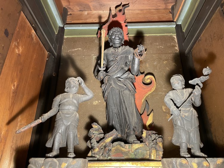 長野県「平福寺」の不動明王像。