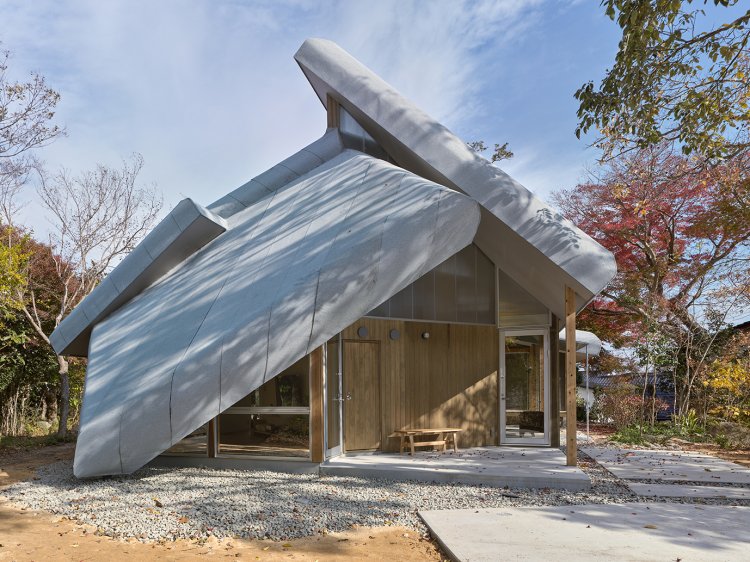 シャイニング・クラウズ（2022）(C) Yasushi Ichikawa