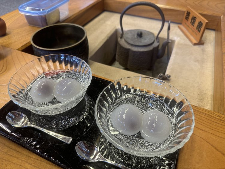 長崎よりかすてらを伝えたことでも名高い『松浦軒』殿。暑かったで水饅頭をいただいたぞ！