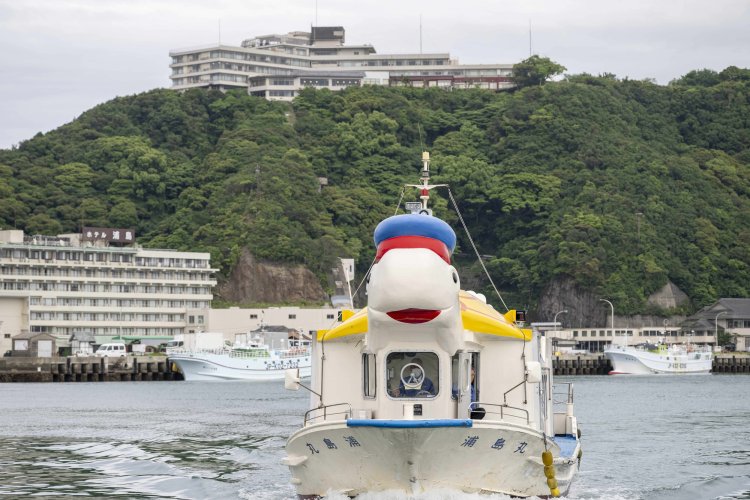 浦島丸に乗り、約5分でホテルに到着！