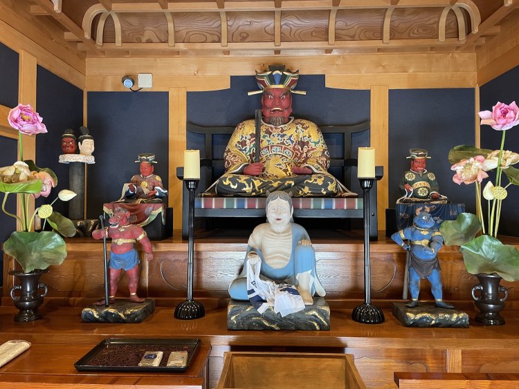 福岡県「海元寺」の閻魔大王像。