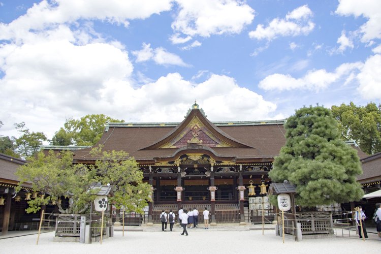 国宝に指定されている御本殿。慶長12年（1607）に造営されたもので貴重な建築。