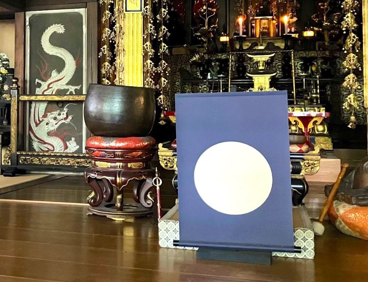 江戸時代のお堂でプチ修行！三田・明王院で真言宗の「阿字観」＆「御詠歌」を体験