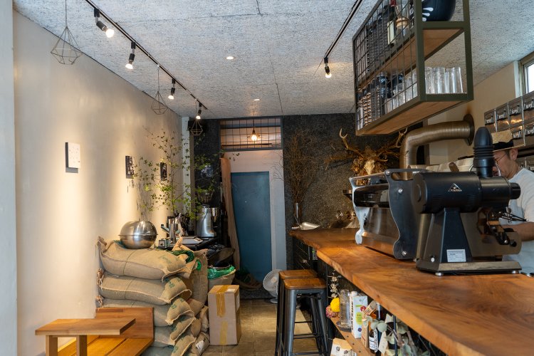 店内利用は、1グループ2名まで。