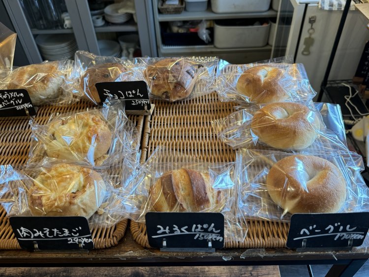 ベーグルから総菜系まで、大野さんの守備範囲は広い。