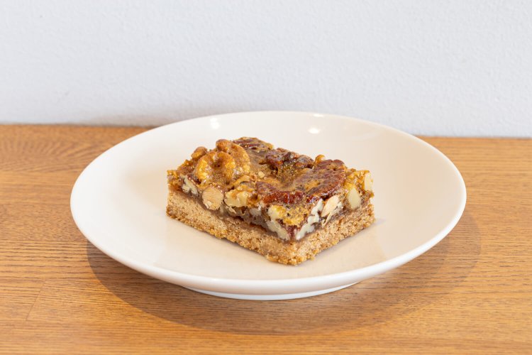 ナッツのタルト350円。