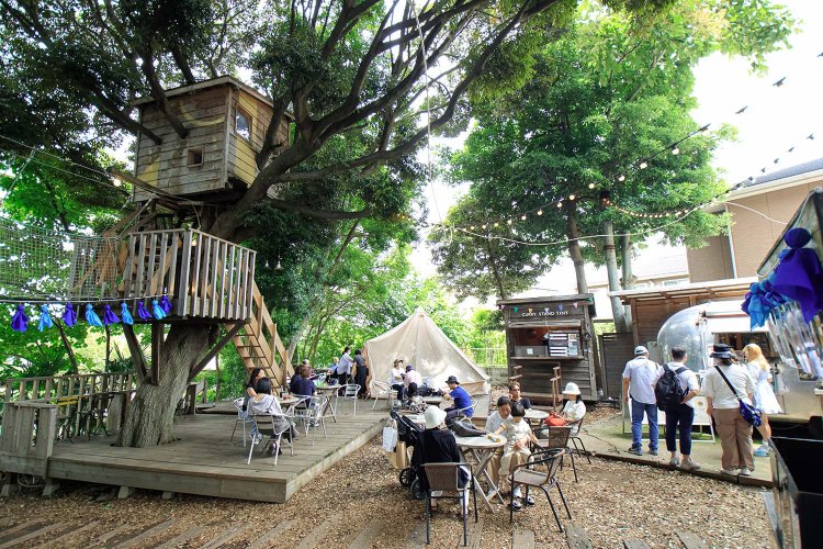 夕暮れにビールもいい。