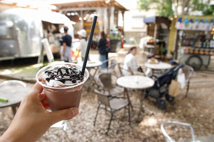 スイーツ気分の生クリームとチョコのココア490円。