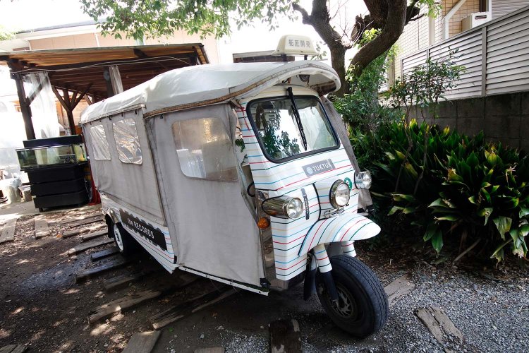 週末は千葉駅まで無料運行。