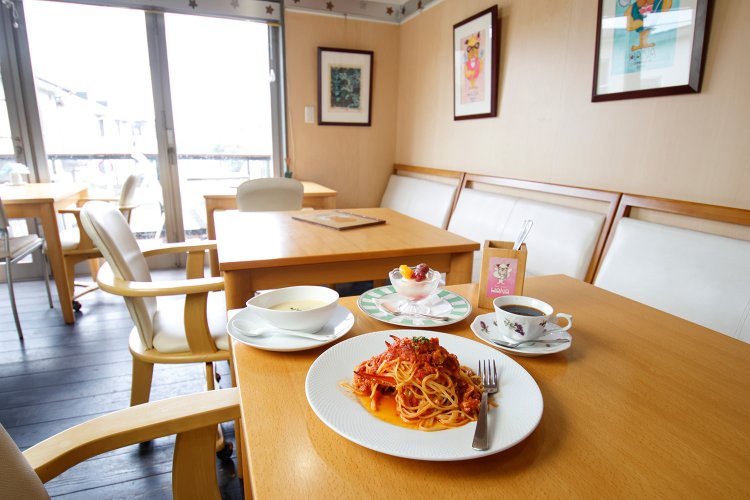 渡り蟹のリングイーネのスペシャルランチセット1700円。