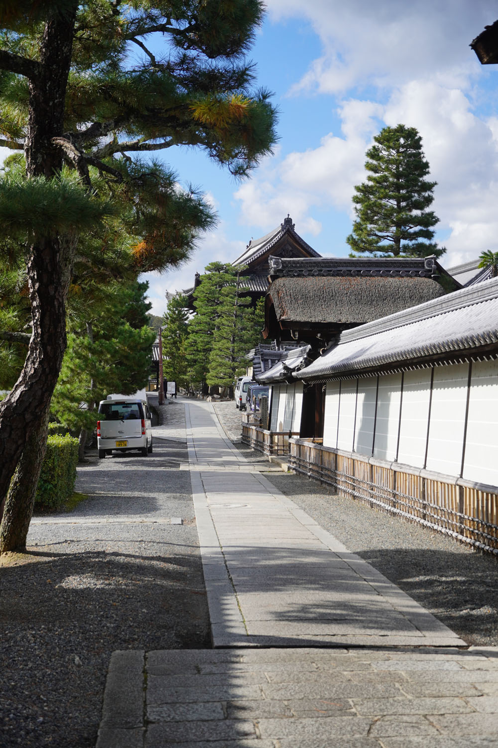 時代劇のひとコマのような妙心寺界隈。