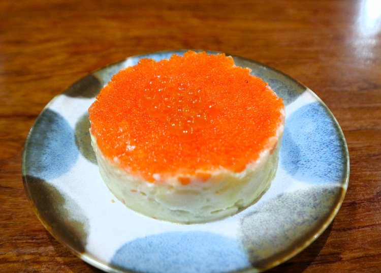 痛風⁉ 海鮮ポテトサラダ869円は、一皿注文すれば盛り上がりそう！