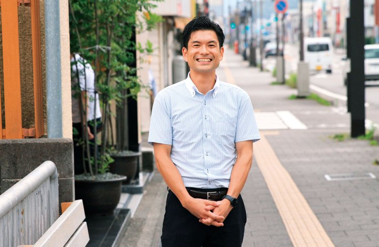 「得意先に鈴焼を持っていくと『またあれよろしく』と言われます」。