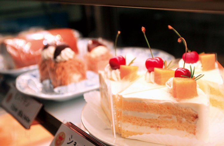 ショートケーキやエクレアなども。