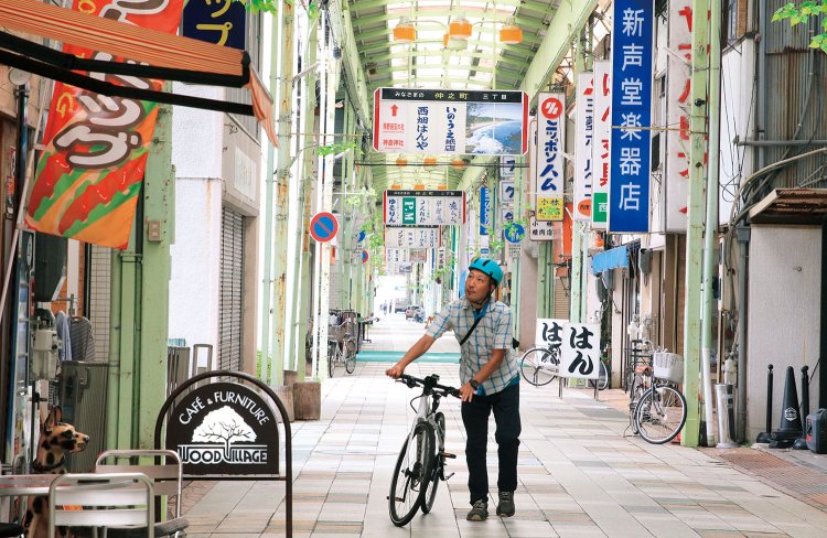 車が入れない狭い路地やアーケードも自転車なら問題なし。