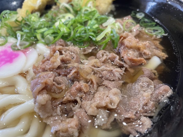 やや甘めに味付けされたお肉。