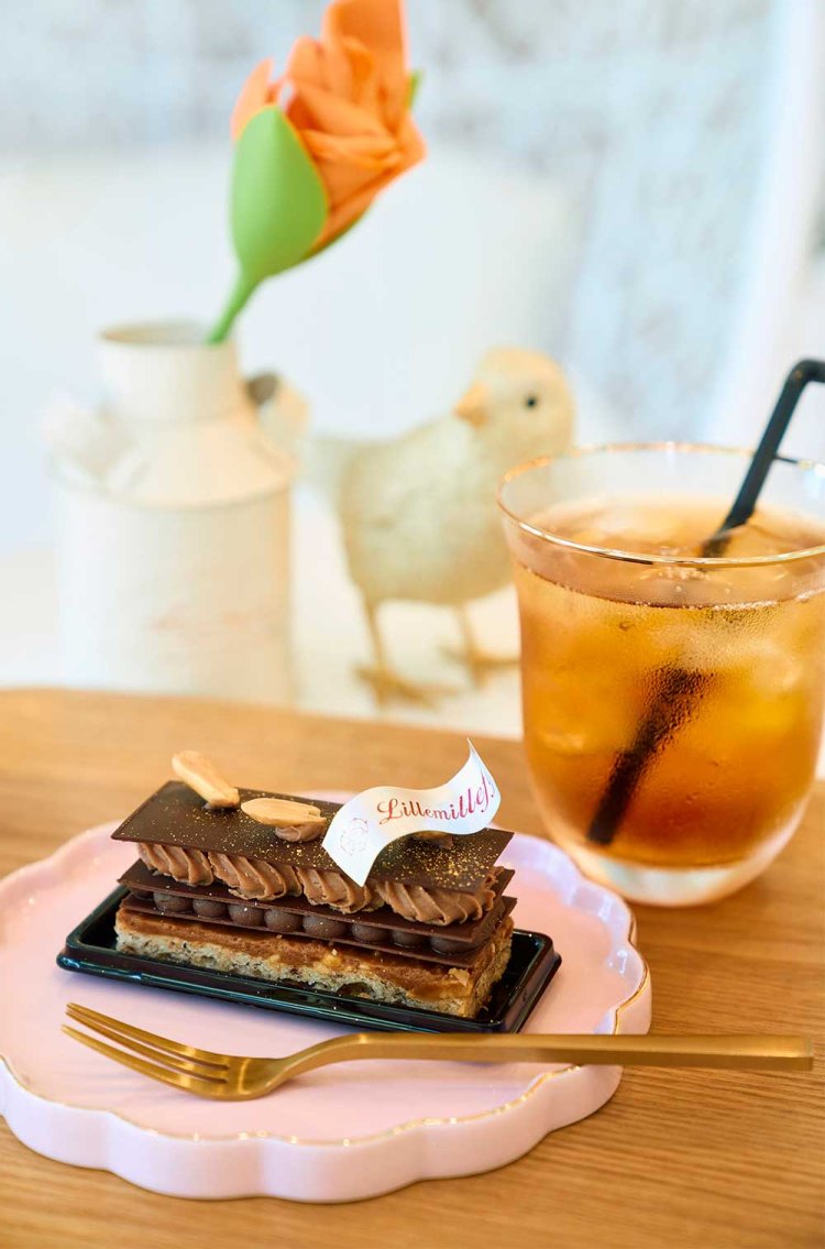 ショコラリルミルフィー800円、アールグレイ650円。