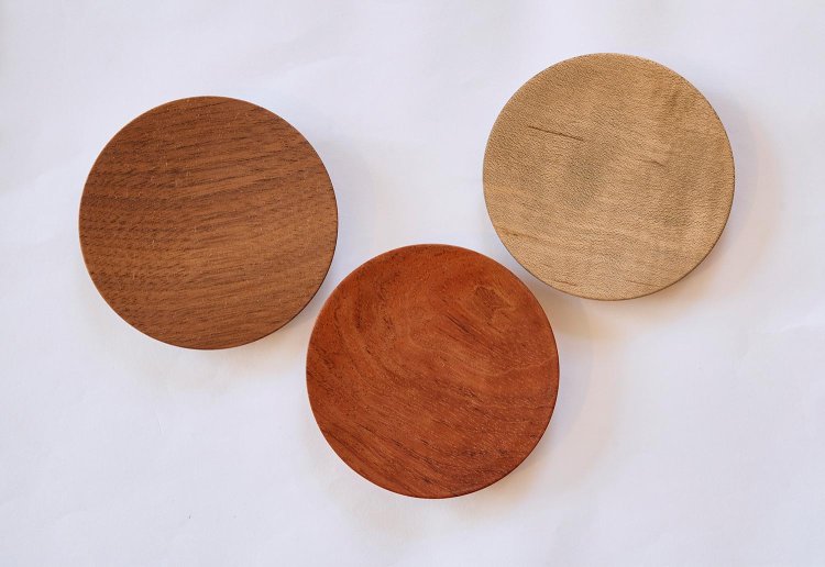木の豆皿／工房 やす 各990円。