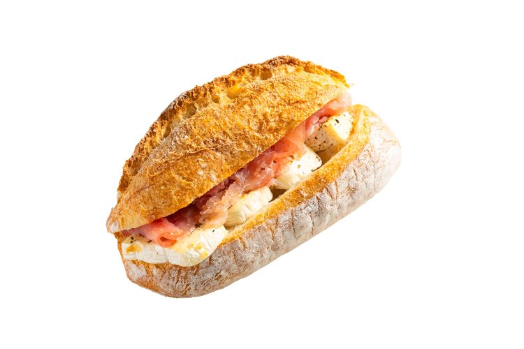 生ハムとカマンベールのバケットサンド540円。
