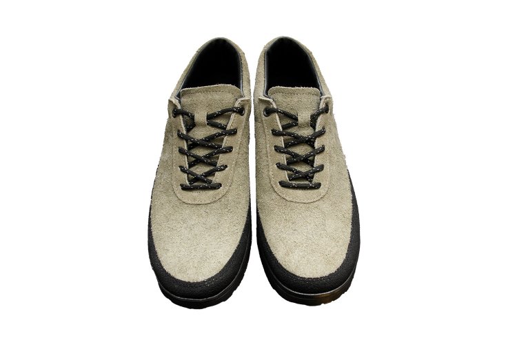 TARVAS EXPLORER HAIRY SUEDE Spinach（フィンランド製）5万7200円。