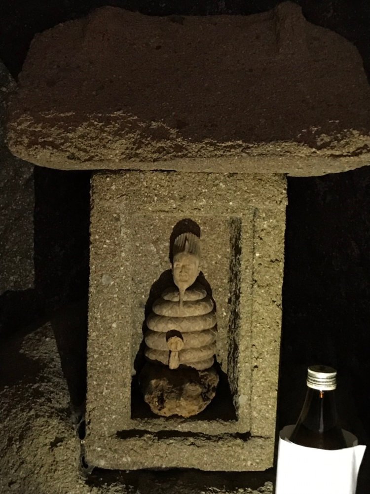 江東区「江島杉山神社」の宇賀神。