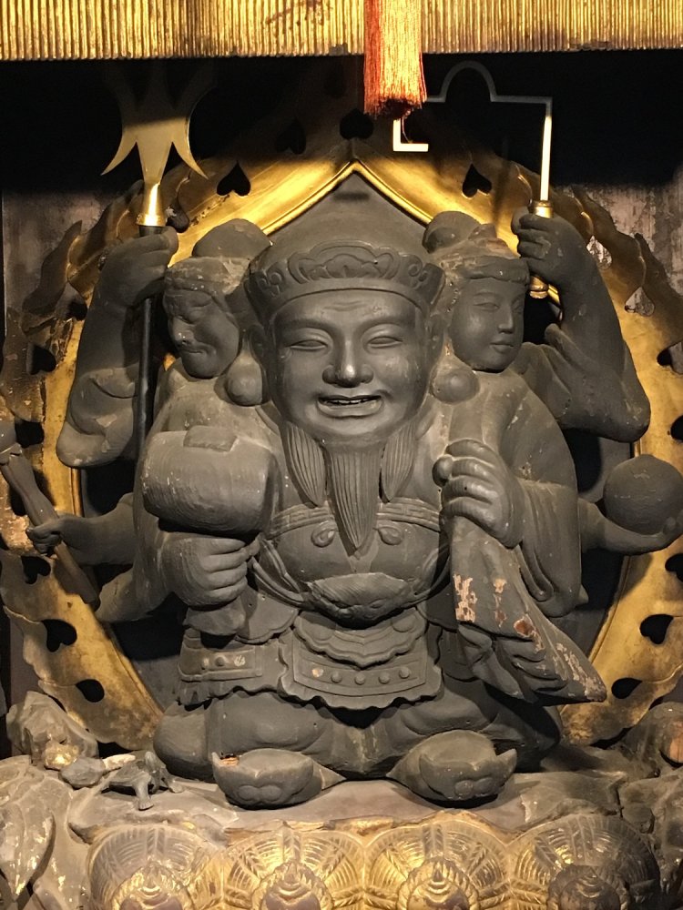 東京都「英信寺」の三面大黒天。
