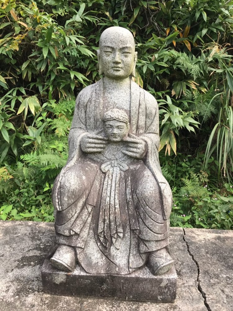 富山県『ふれあい石像の里』の羅睺羅尊者。