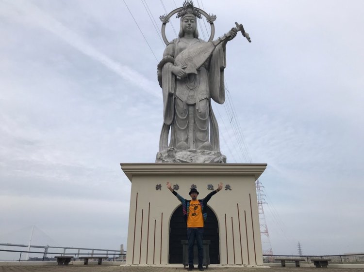 富山県「新湊弁財天」。