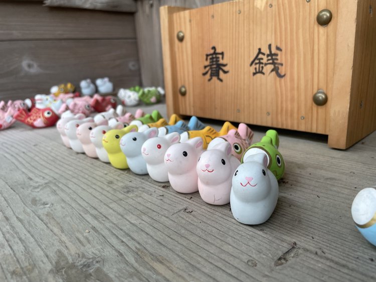 福岡県「現人神社」に奉納されるうさぎ。