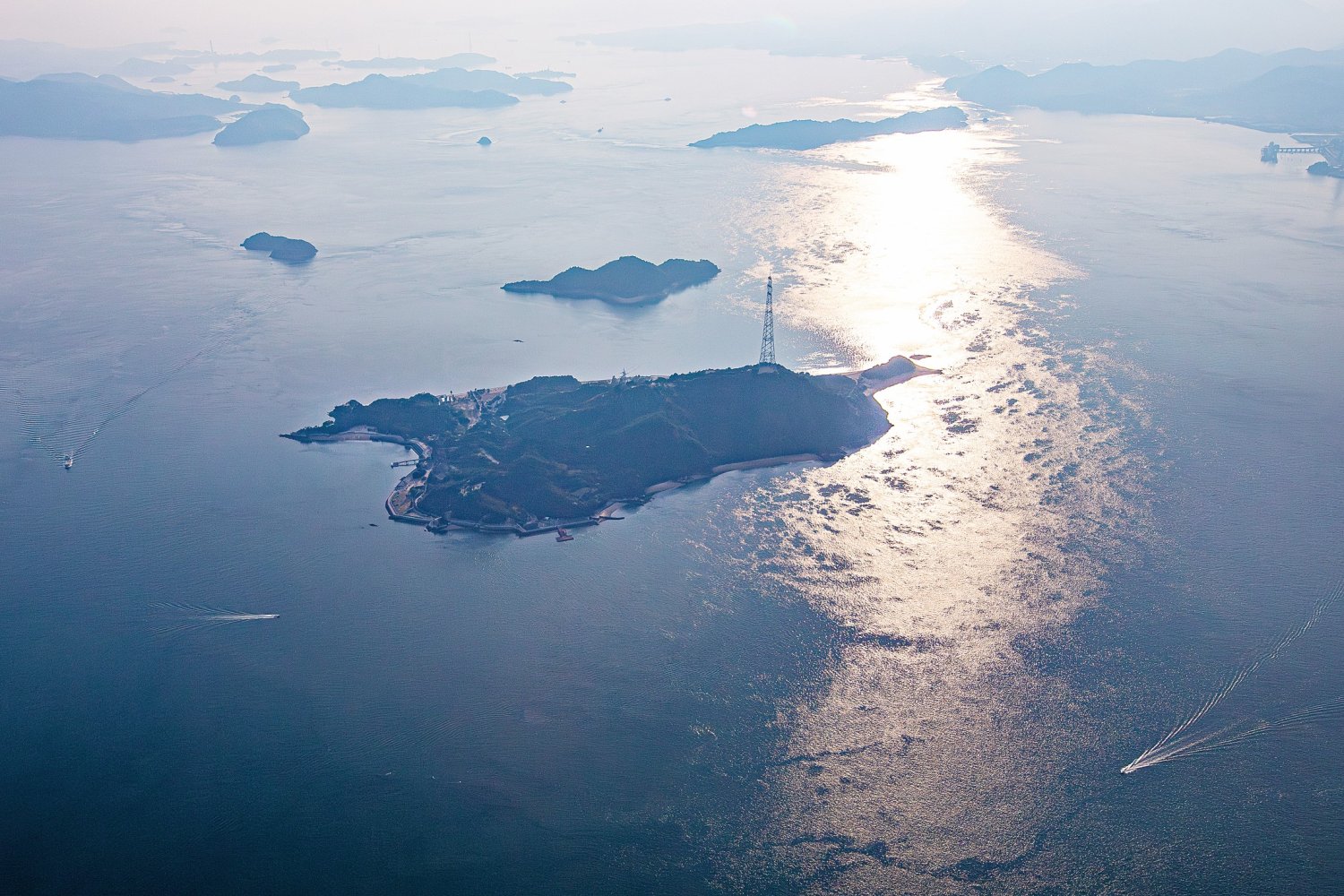 空から見るニッポン。ただいま、広島県瀬戸内海の上空です！（さんたつ by 散歩の達人）｜ｄメニューニュース（NTTドコモ）