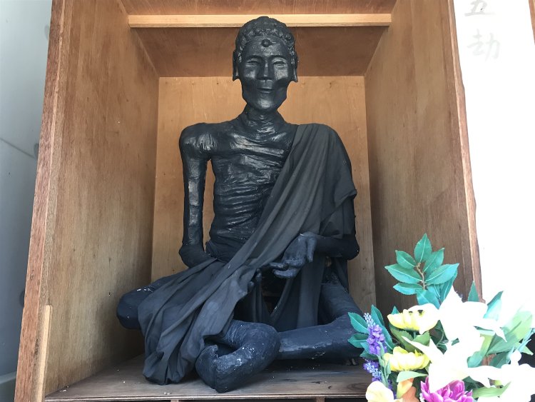 愛知県「応仁寺」の苦行釈迦像。