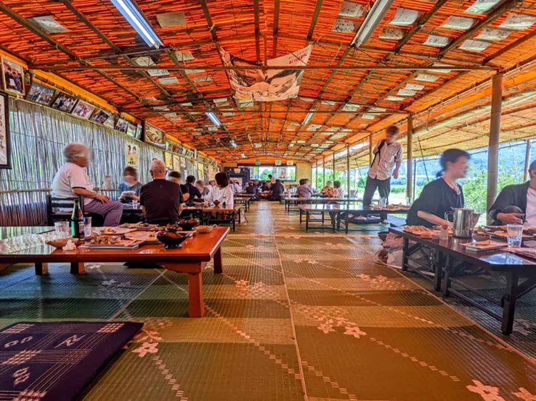 【酒場ナビ】鯉西 つけば小屋