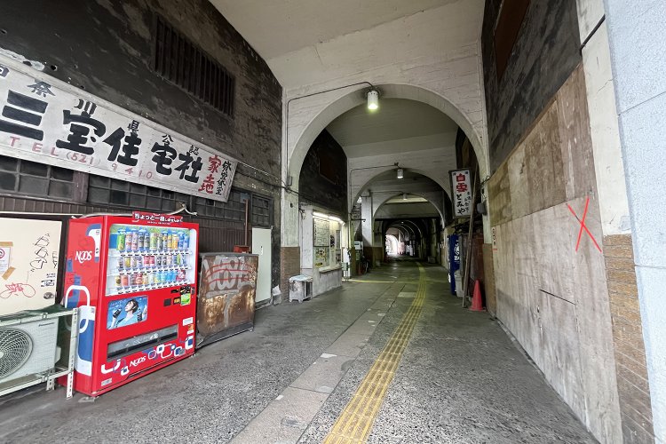 駅伝コースからでも高架下のこの風景が見える。