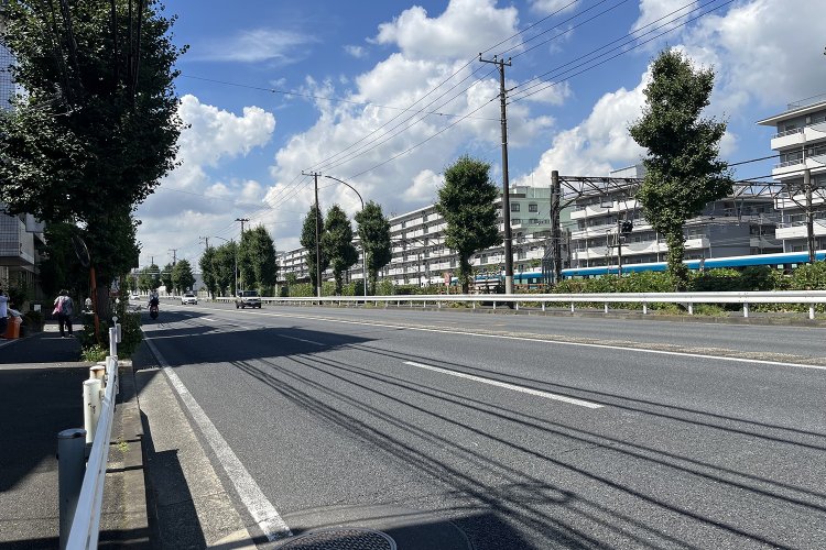 この写真から急に快晴になるが、諸事情で別日に撮影したためであって突然晴れ渡ったわけではない。