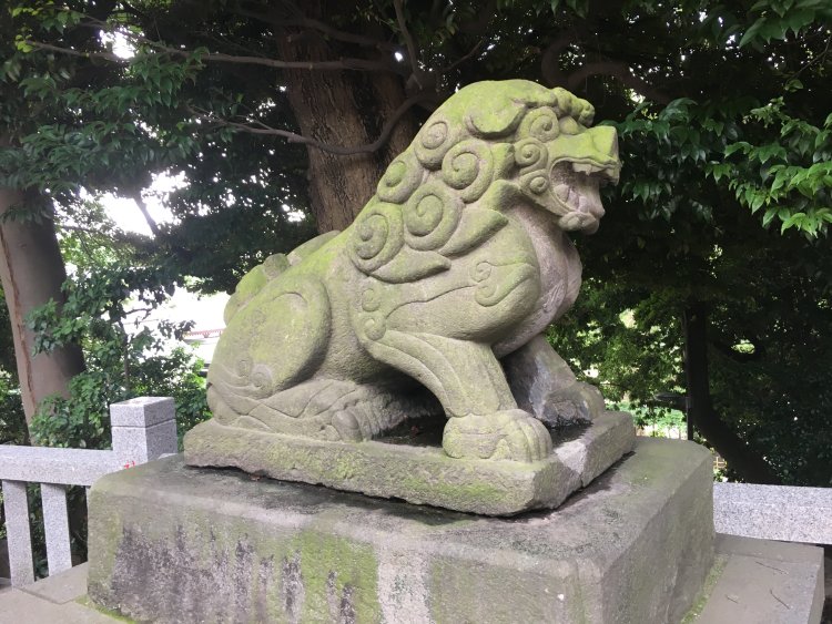 東京都目黒区「目黒不動尊」には都内最古の狛犬が。